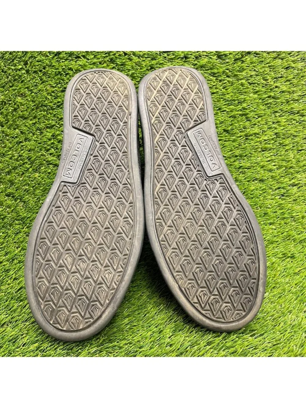 Volcom Chill SR Mens 12E Black Composite Toe Hazards Safety Slip-On Work Shoes